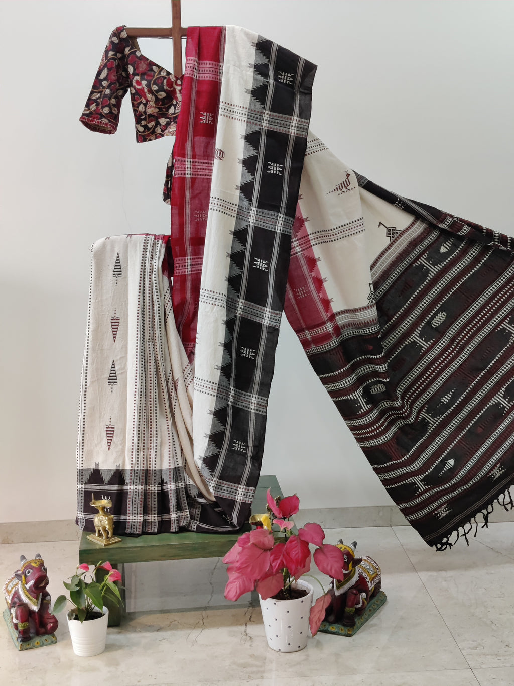 Tribal ganga jamuna border Kotpad Saree with Fish Motif and black pallu